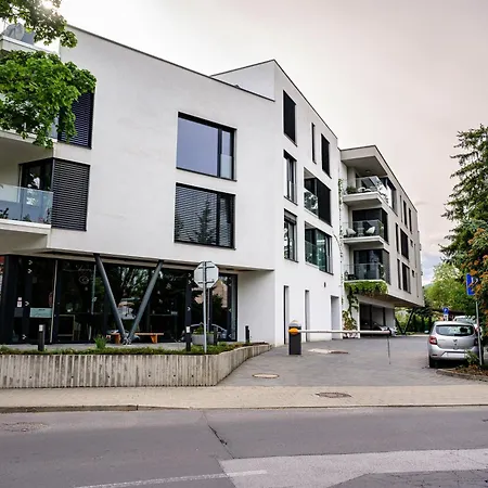 Boho V Centre, Smart & Self Check-in 24h,private Parking Banska Bystrica